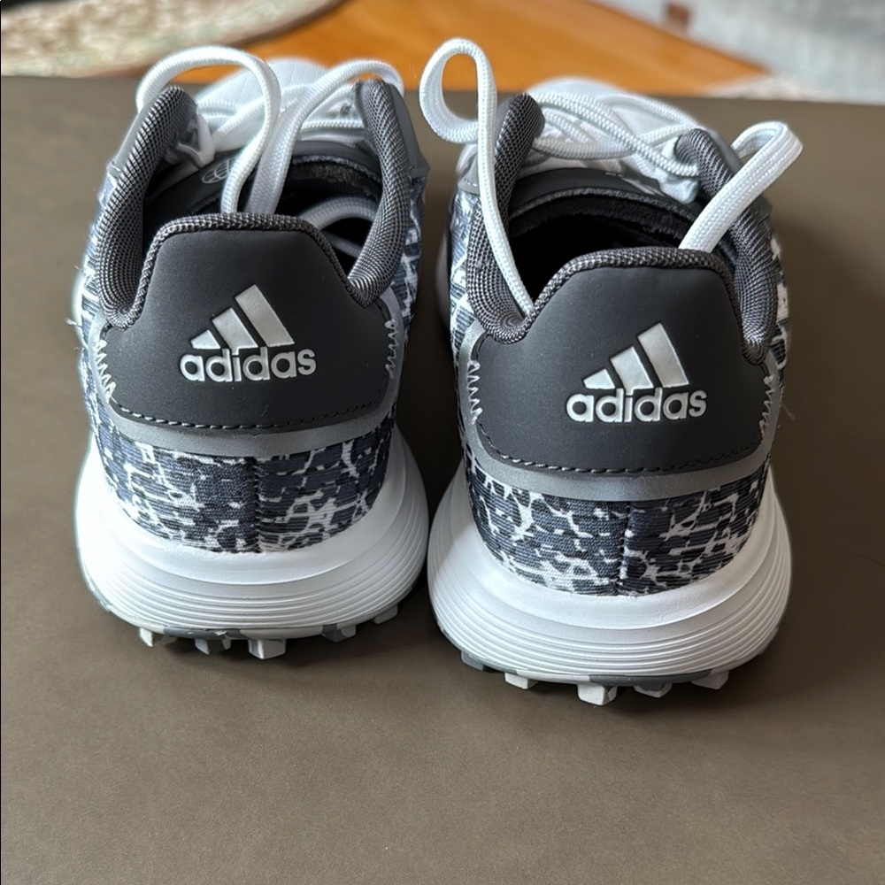 Adidas White and Gray Golf shoes with Breathable Mesh - Picture 4 of 5